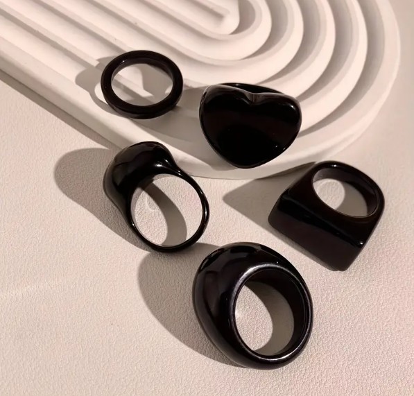 Anillos de Resina Negro x 5 Und